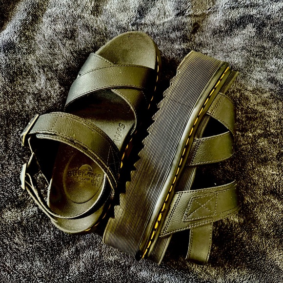 Dr. Martens Voss II Quad Platform Sandals - Picture 4 of 5